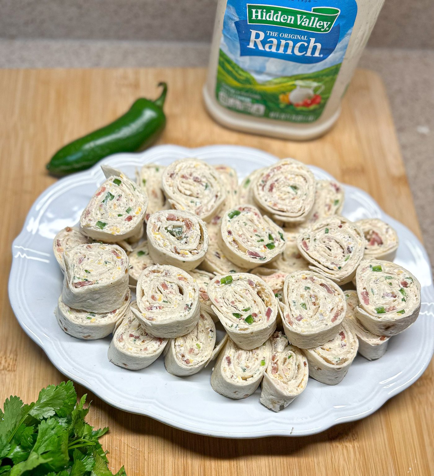 Jalapeno popper pinwheels - lizasfarmhouse.com