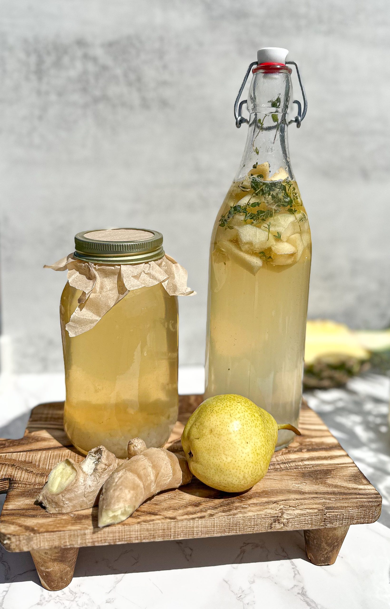 Fermented Pears Water kefir: fermented fruit juice - lizasfarmhouse.com