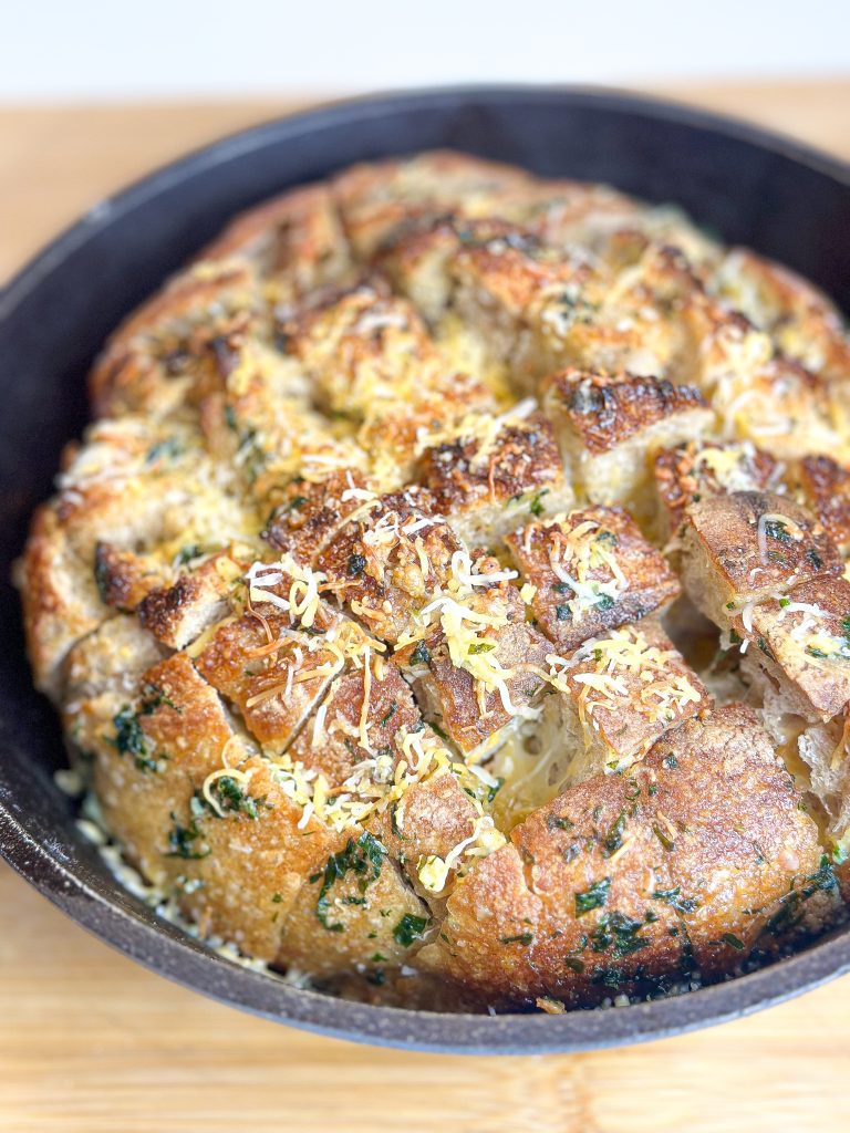 cheesy sourdough pull apart bread (15)
