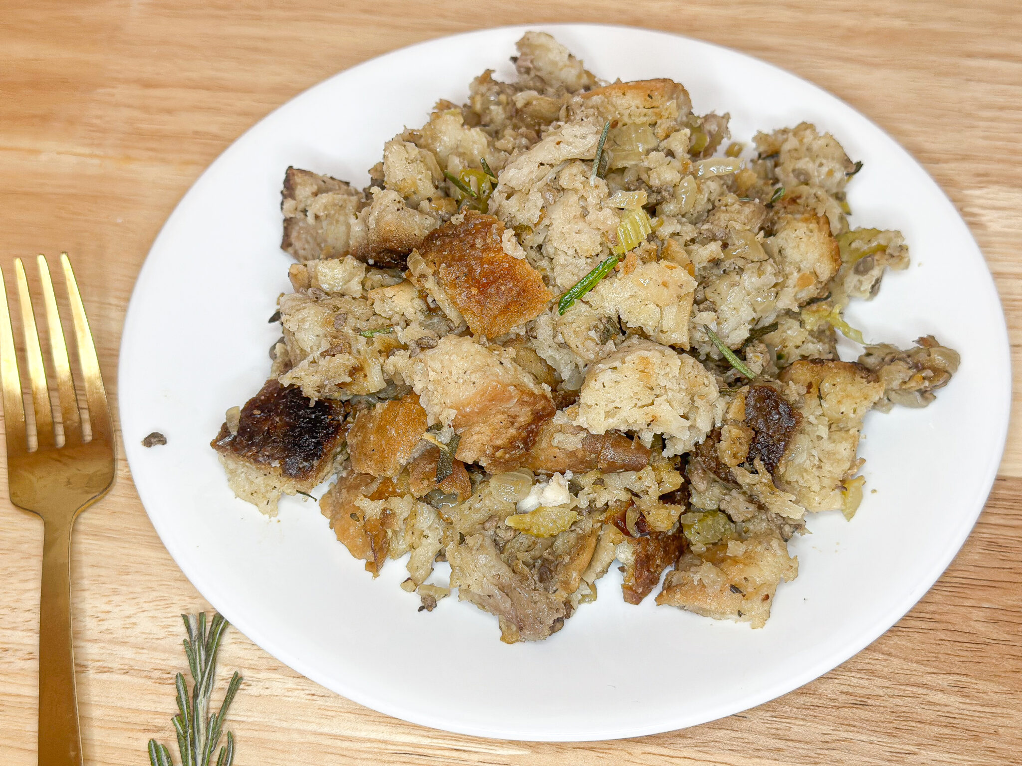 homemade sourdough stuffing - lizasfarmhouse.com
